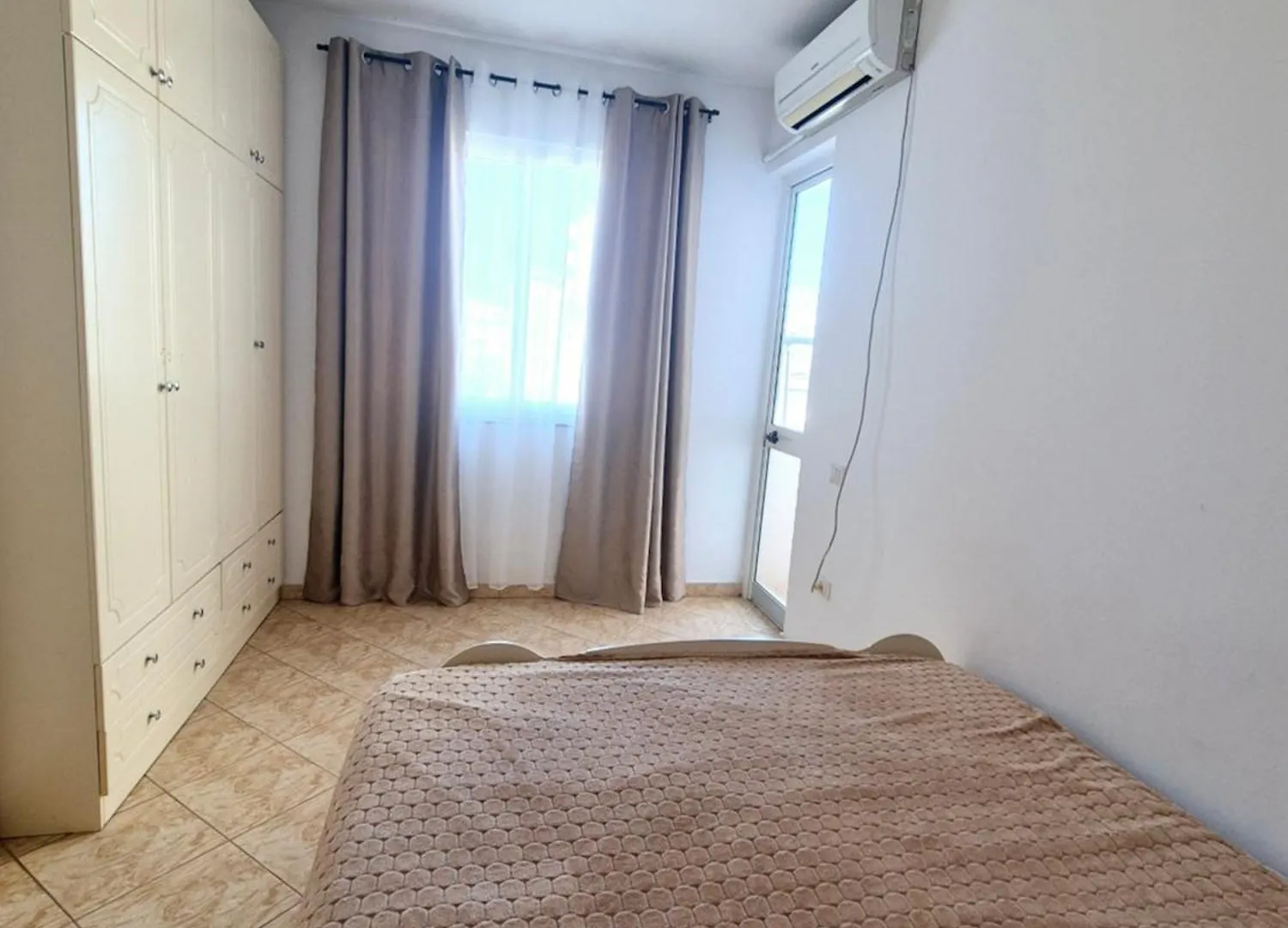 Apartaments Pelican Durrës 0*,  Albanië